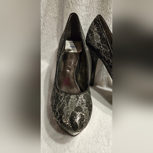 Carlos Black & Silver Lace Women's Platform Heels - Picture 2 of 8